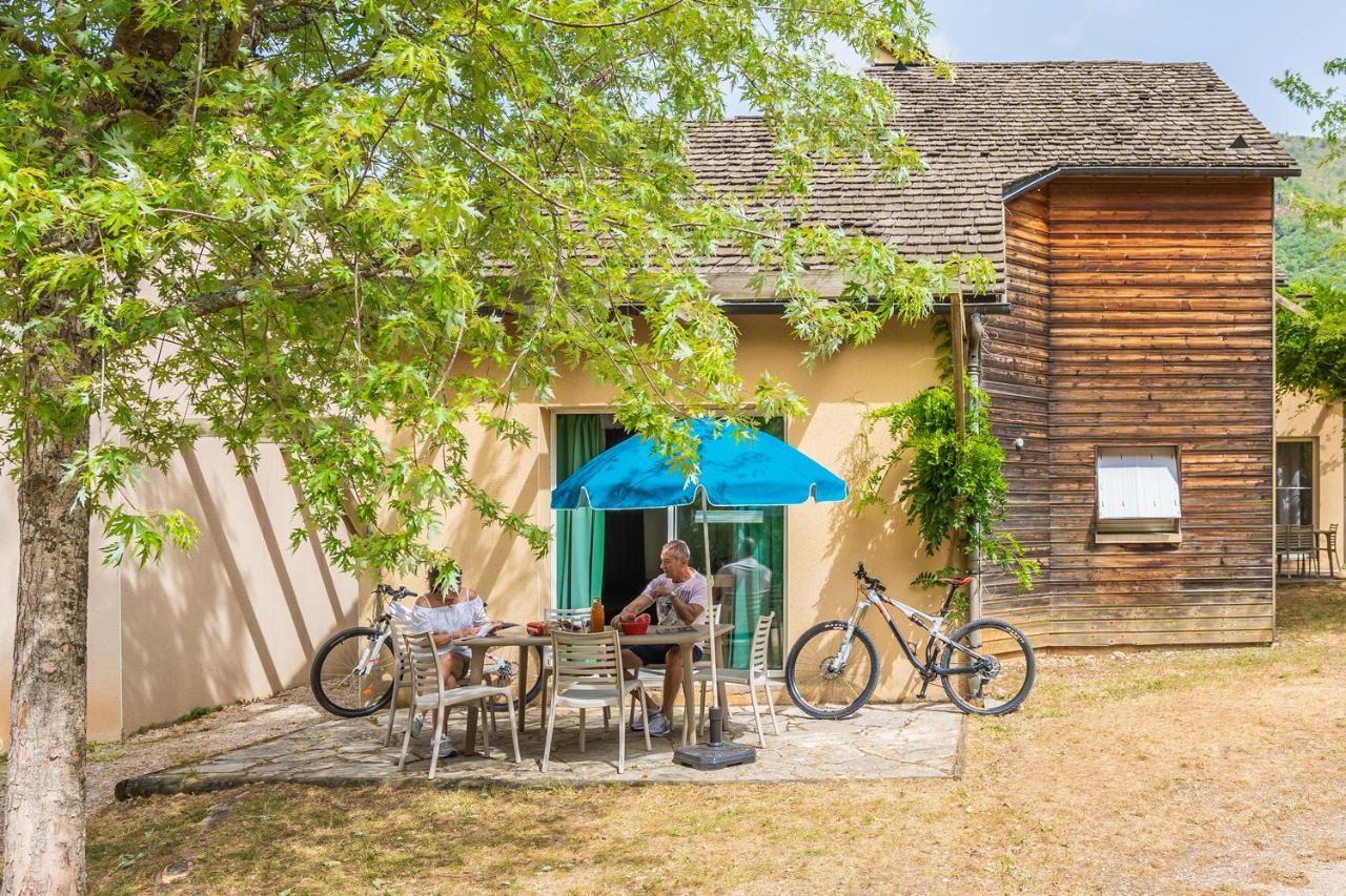 Village De Gites De Blajoux Quezac  Exterior photo